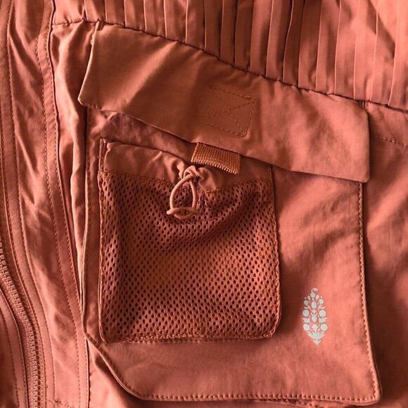 NWOT Free People Movement Pleaty Please Hooded Hiking Vest - Picture 7 of 8